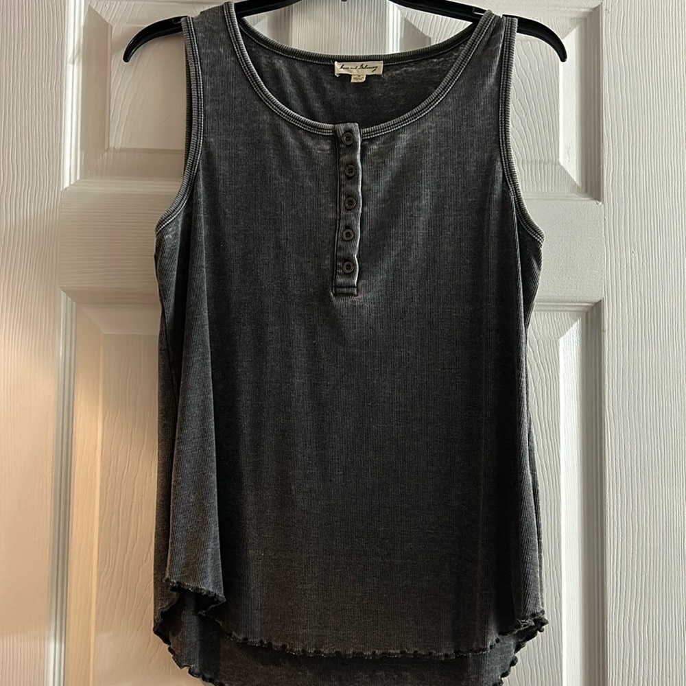 Jane and Delancey top